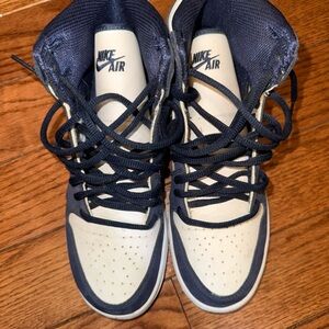 Jordan 1 Retro High
CO Japan Midnight Navy (GS)